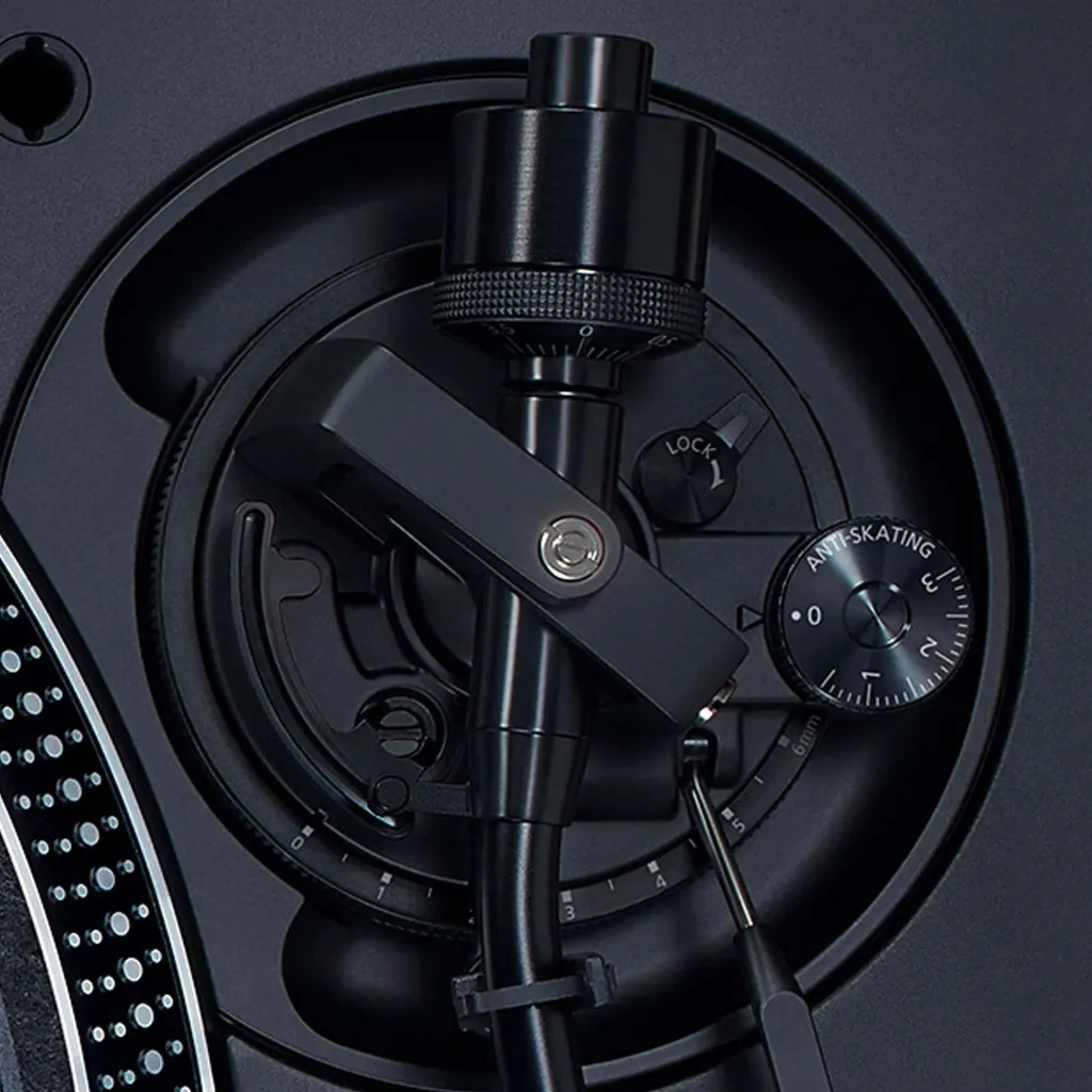technics-sl-1200mk7-direct-drive-professional-dj-turntable-6cd.webp