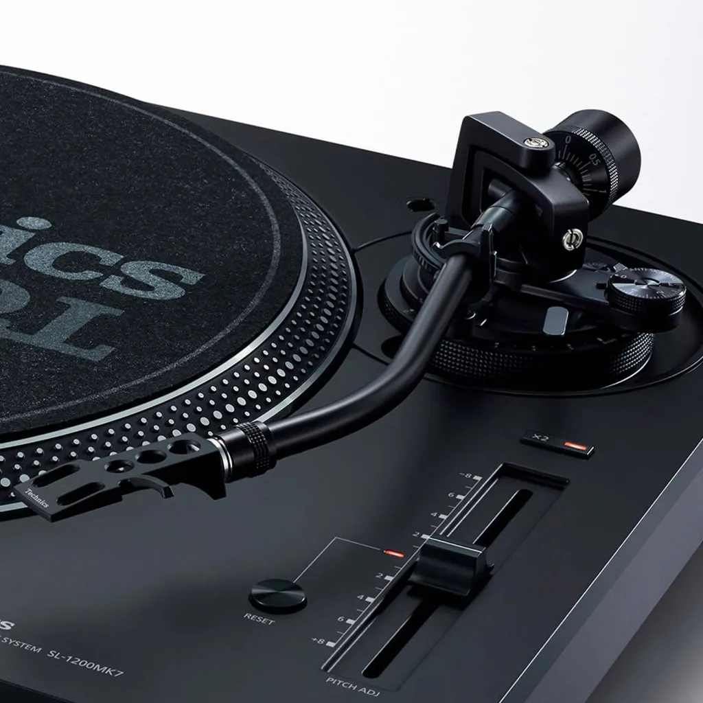 technics-sl-1200mk7-direct-drive-professional-dj-turntable-857.webp