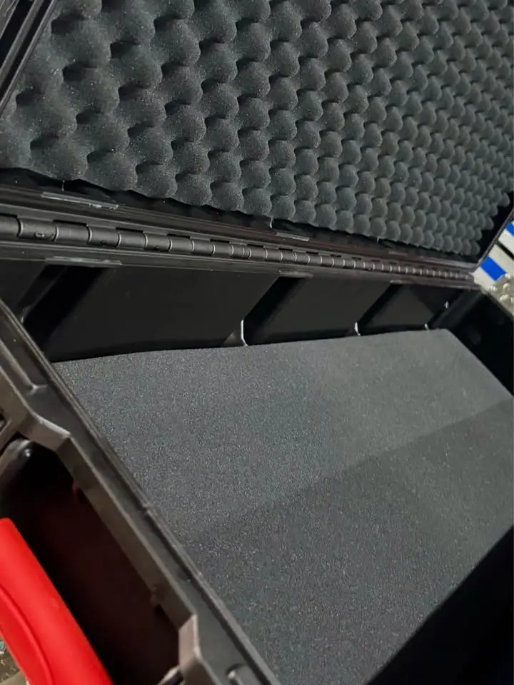 MALETA DE PIANO POR DENTRO.webp