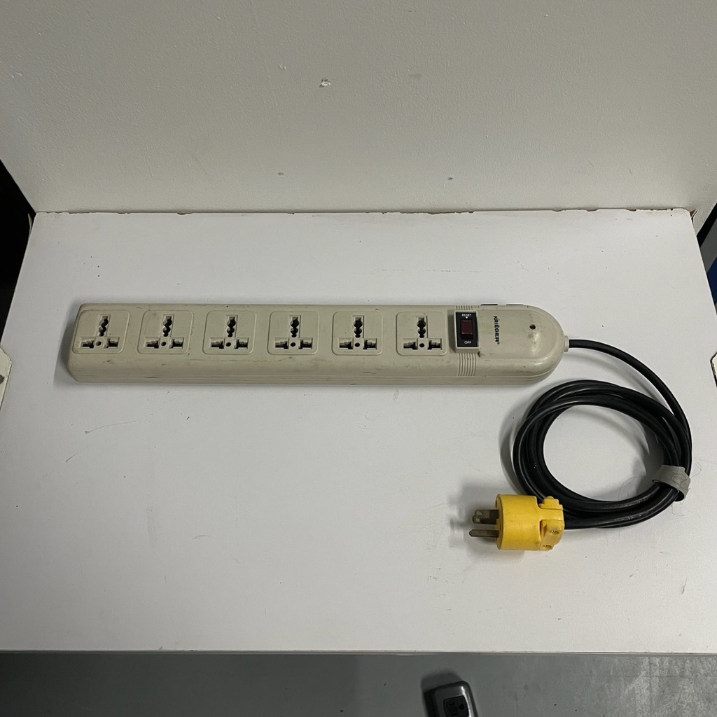 Regleta Universal Krieger 6 tomas