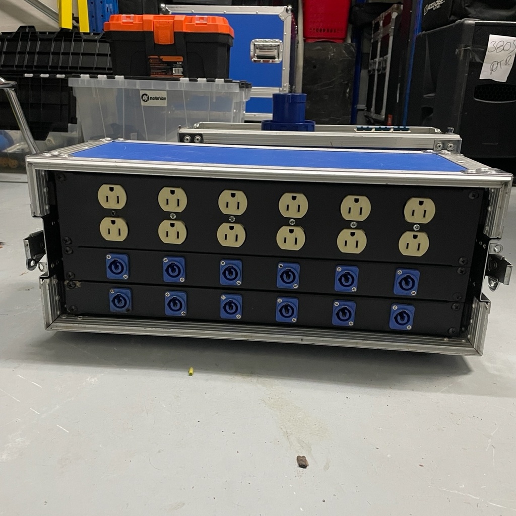 Caja de corriente 12 tomas 110 + 12 tomas 220 