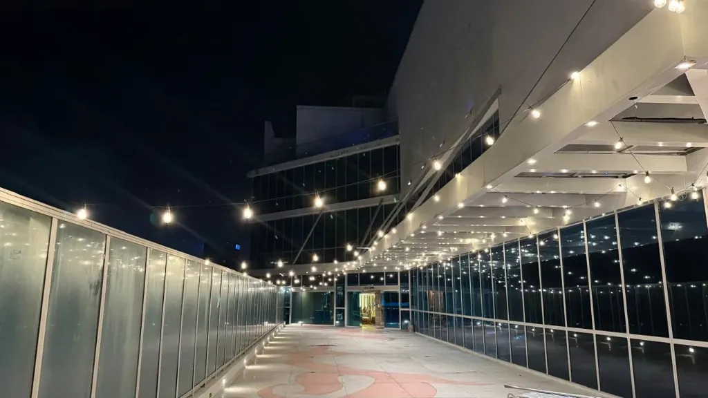 TIRA DE FOCOS TIPO BULBP LED DE 14 MTS