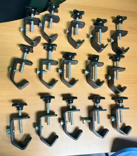 Clamps Metálicos para Luces – Soportes Profesionales 